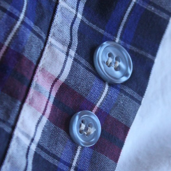 Guess(R)  Classic Sportswear Men's Red, White & Blue 100% Small cotton shirt - Picture 8 of 10